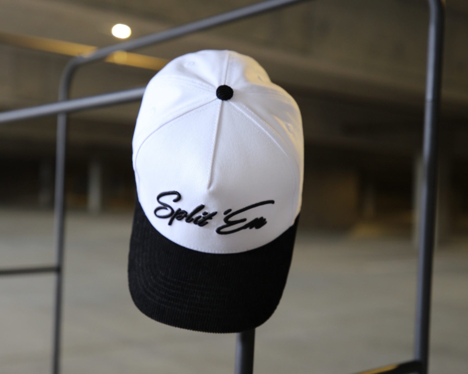 Split ’Em Hat – Black & White Edition – The Lucky Degens